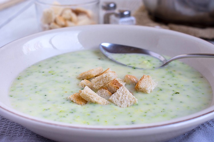 Kartoffel-Brokkoli-Suppe
