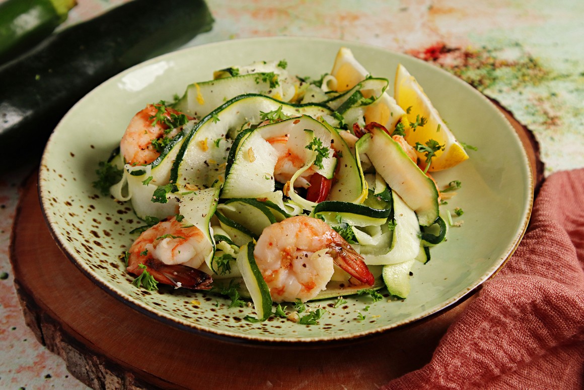Zucchini Zoodles mit Garnelen