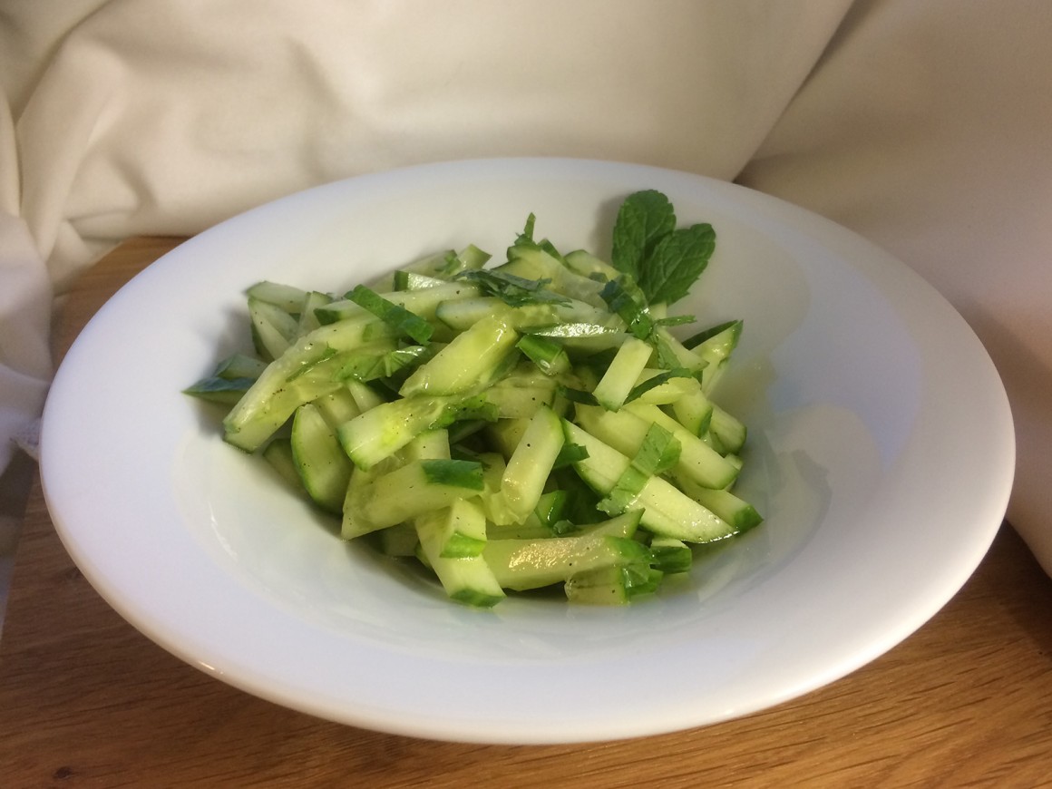 Gurkensalat mit Minze - Rezept