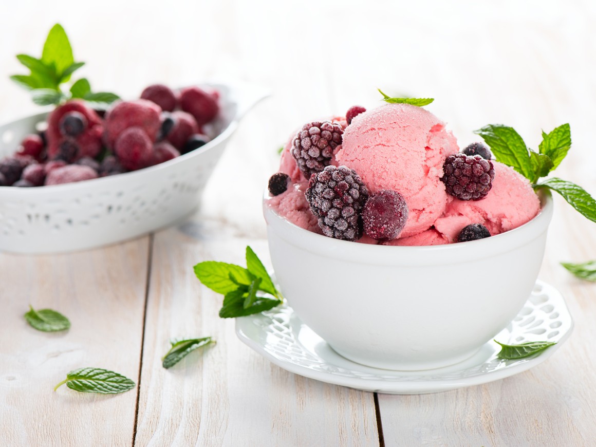 Buttermilch-Beeren-Eis