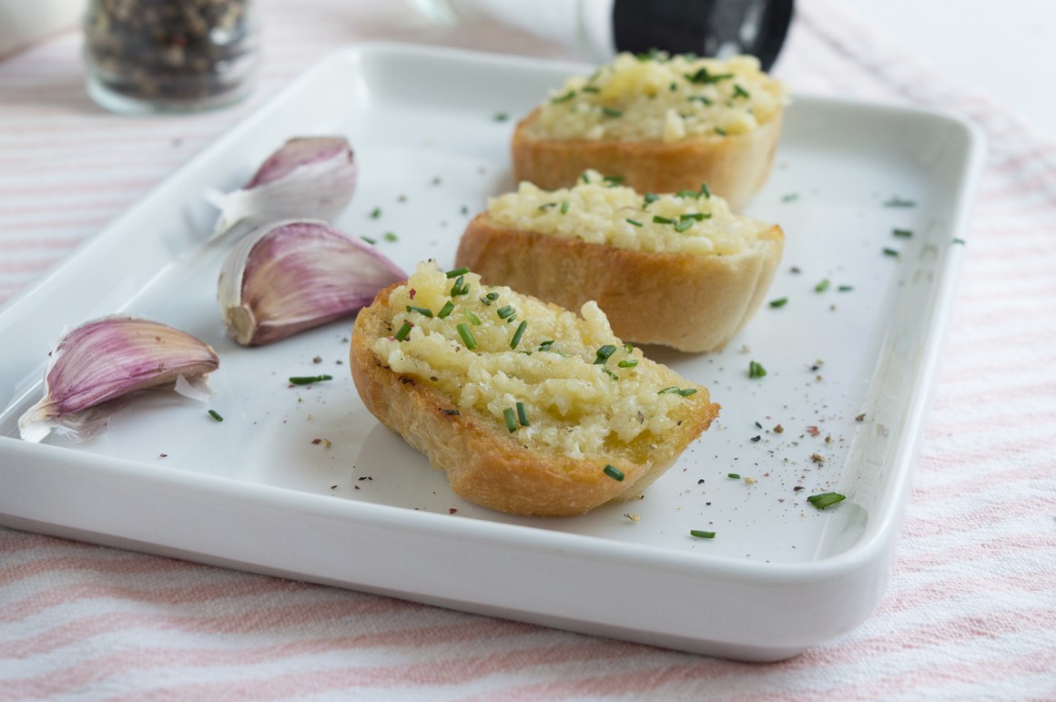 Crostini mit Knoblauchöl