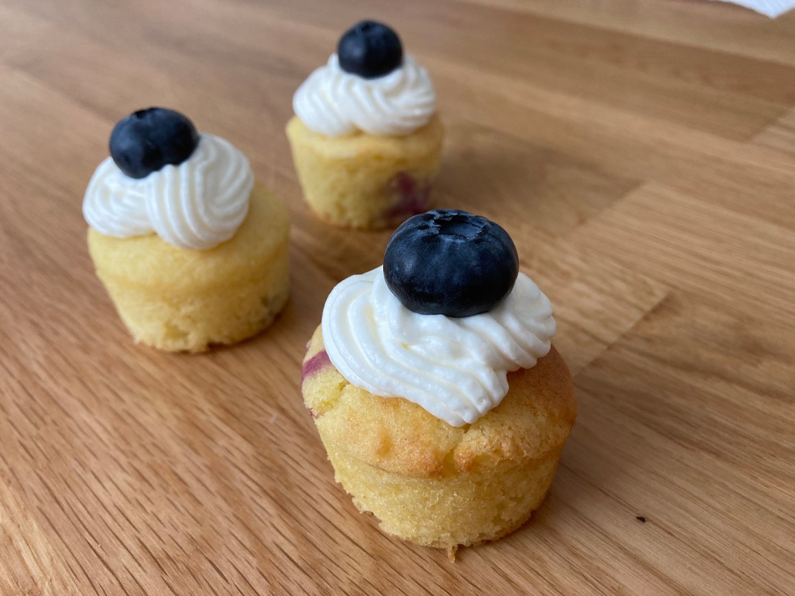 Mini-Cupcakes mit Blaubeeren