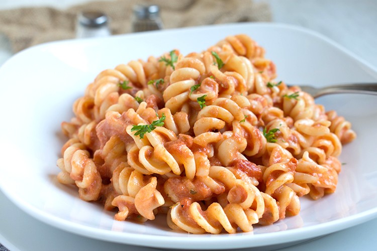 Vegane Tomaten-Sahne-Soße