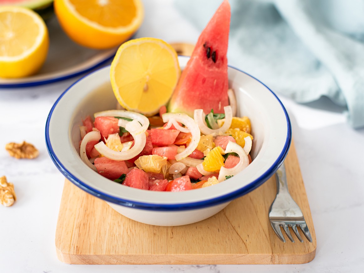 Exotischer Tomaten-Melonensalat