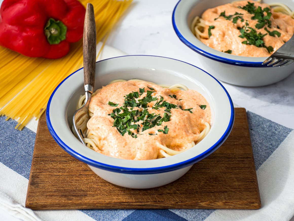 Nudeln mit Paprika-Wein Sauce - Rezept