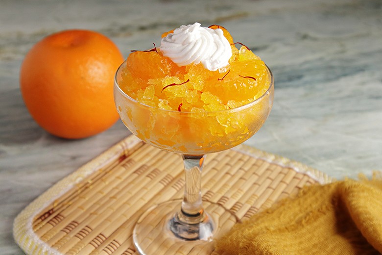 Safran-Orangen-Dessert mit Kardamom-Sahne