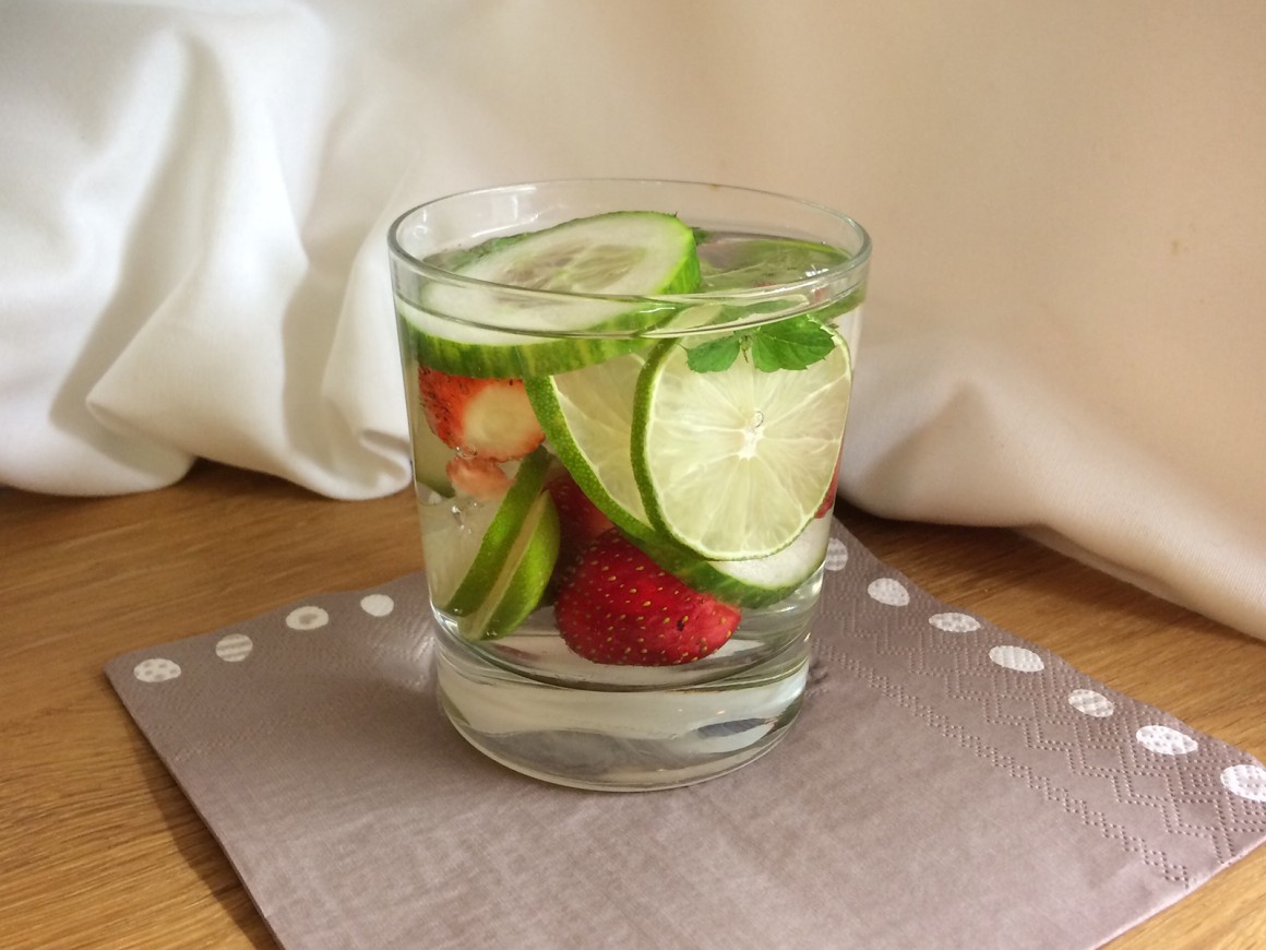 Erdbeeren-Gurken-Wasser