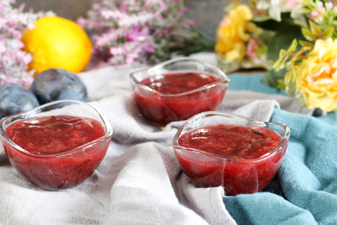 Pflaumenmarmelade mit Zitrone