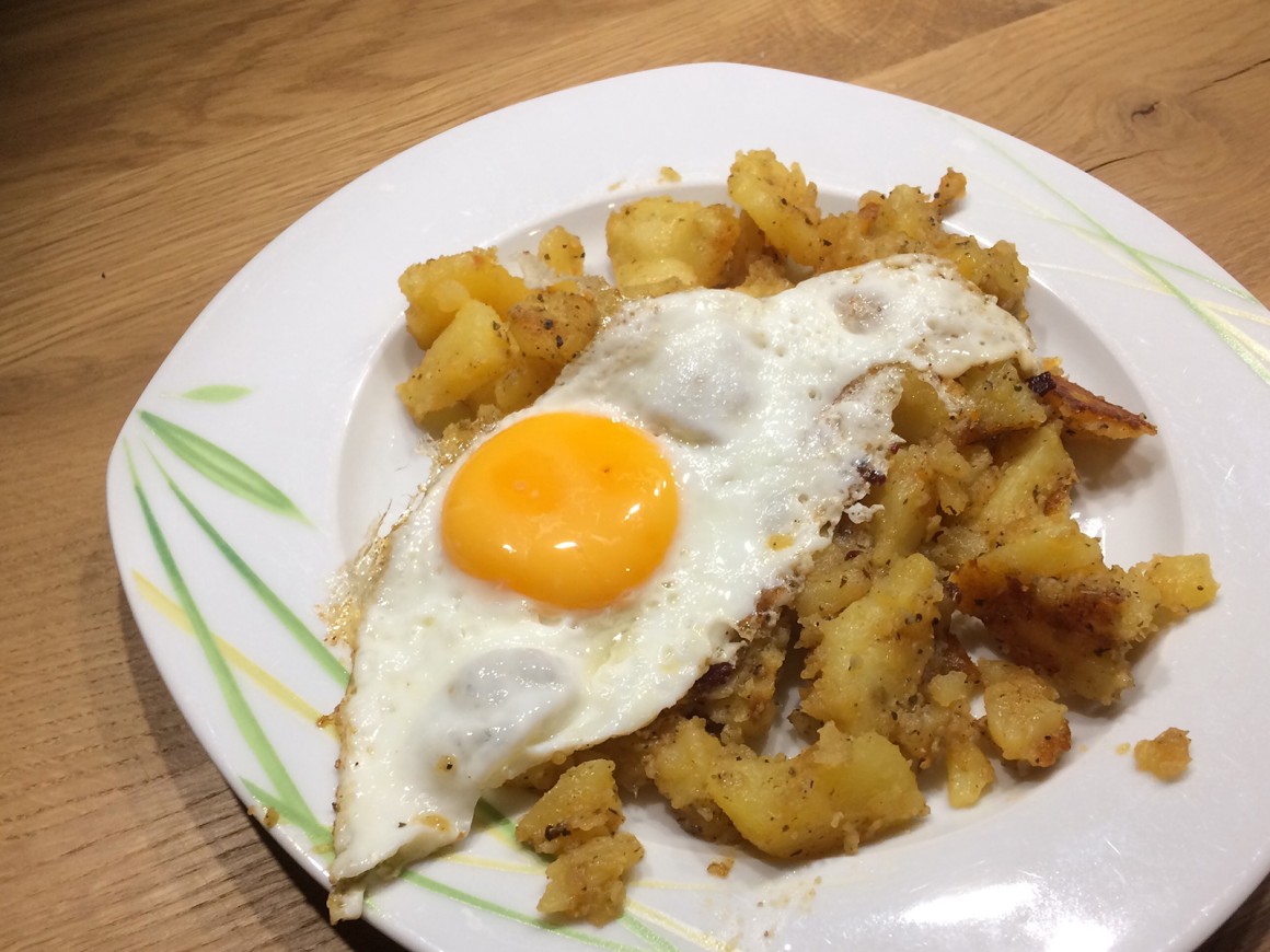 Bratkartoffeln mit Spiegelei