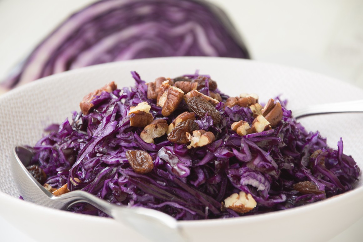 Rotkohlsalat mit Rosinen