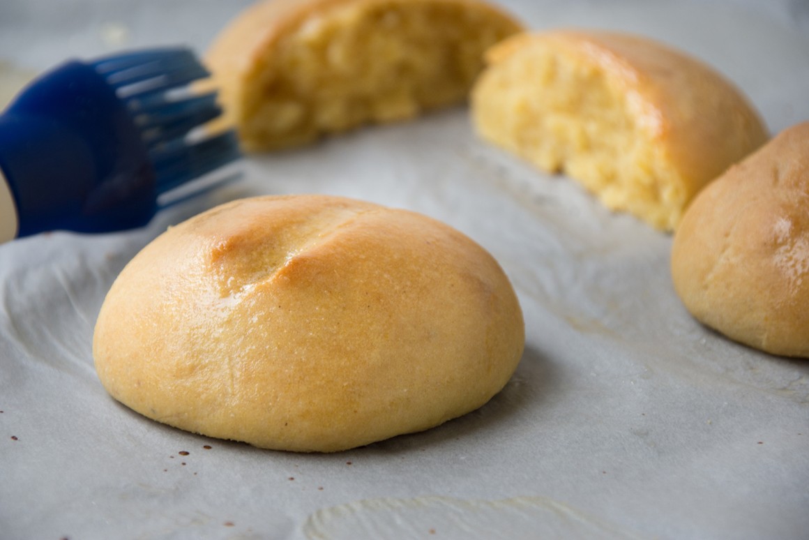 Amerikanische Maisbrötchen