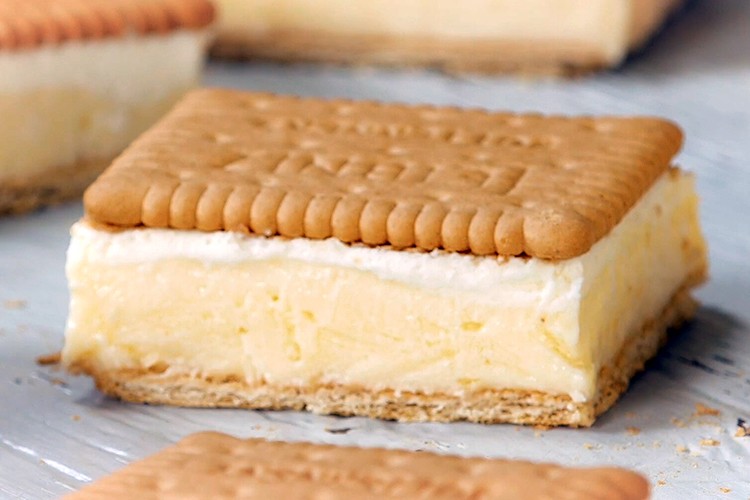 Keks-Sandwiches mit Vanillepudding