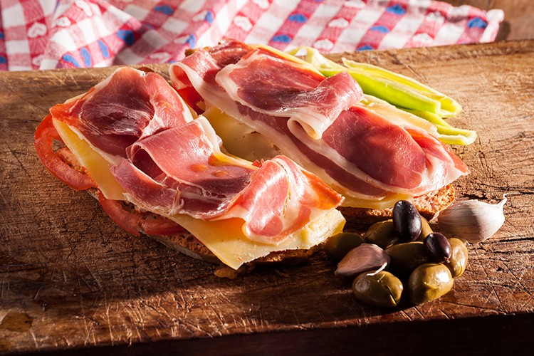 Pa amb oli mit Schinken