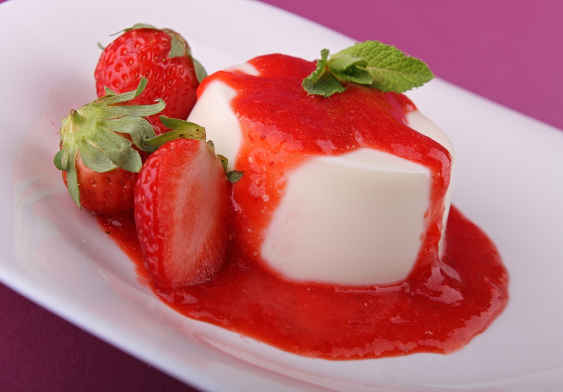 Panna Cotta mit Fruchtspiegel - Rezept