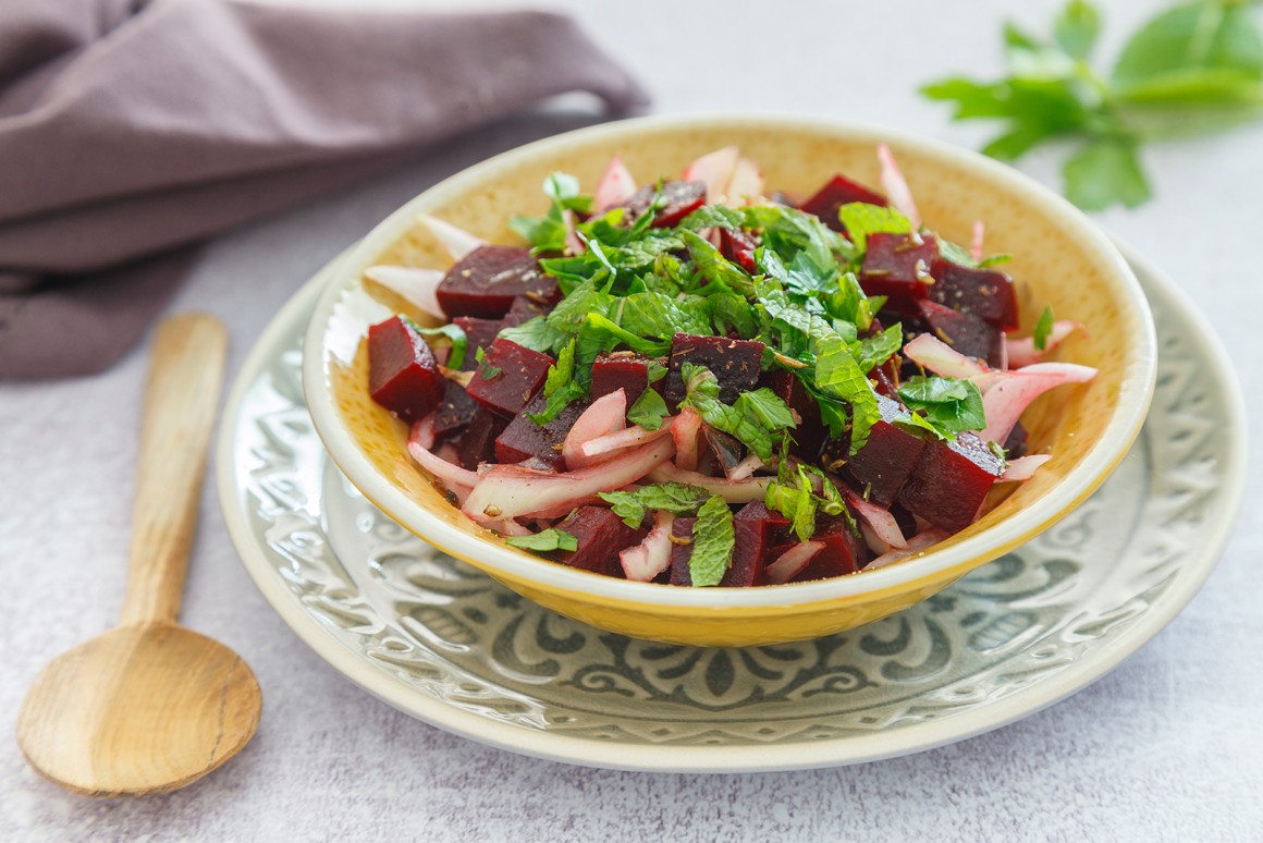 Rote Bete-Salat mit Zwiebeln