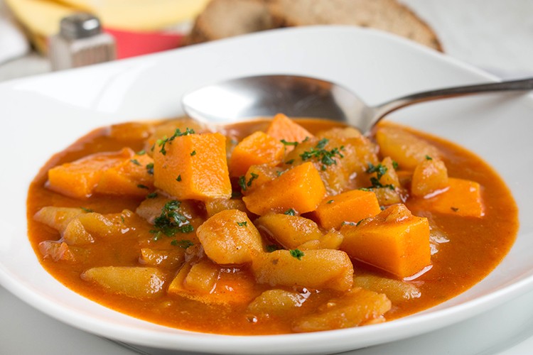 Gulaschsuppe mit Kürbis