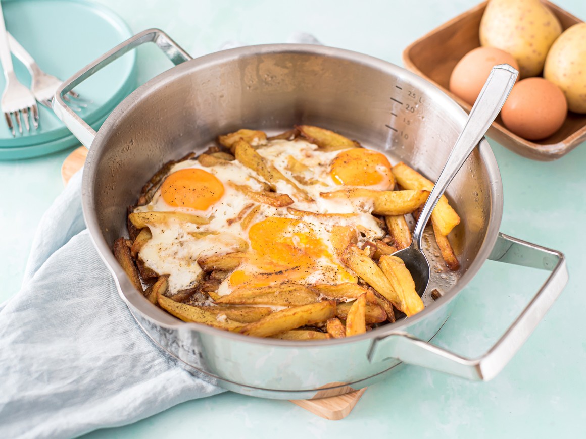 Eier auf Kartoffeln