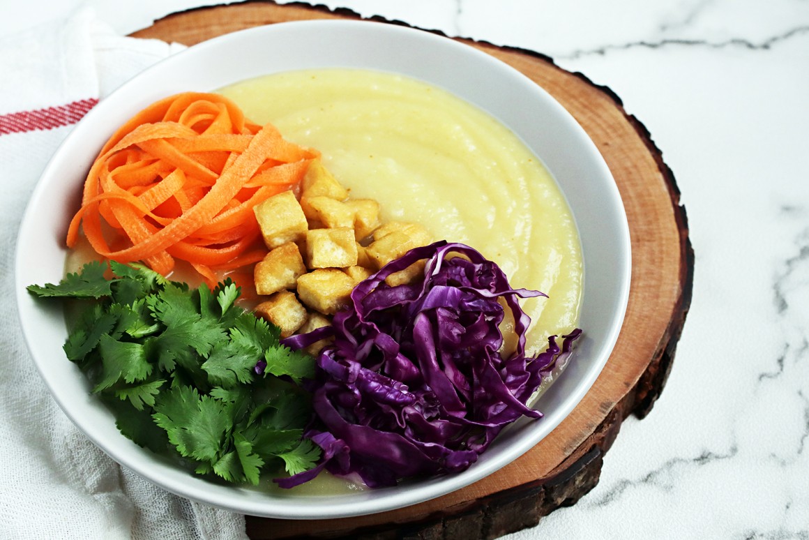 Gemüse-Kokos-Suppe mit Tofu