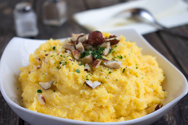 Haselnuss-Polenta