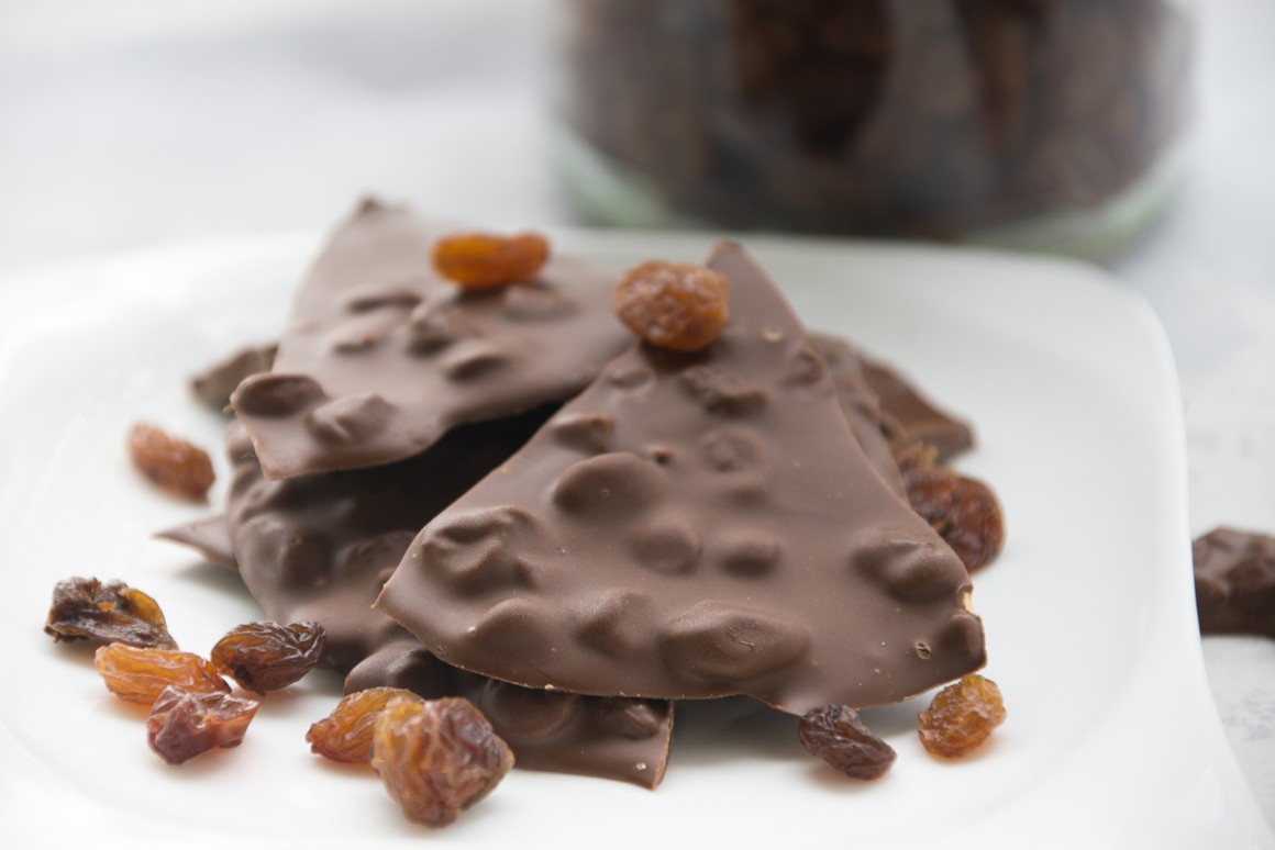Mit Schokolade überzogene Rosinen - Rezept