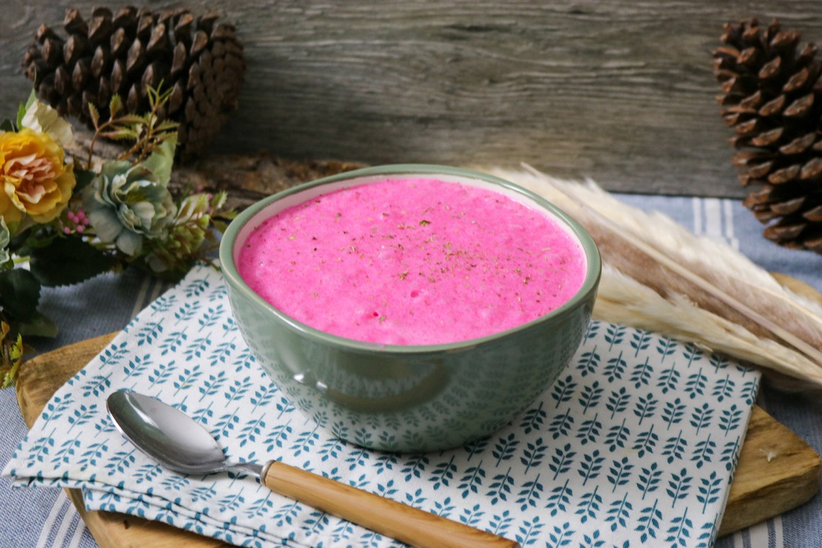 Kartoffelsuppe mit roter Beete
