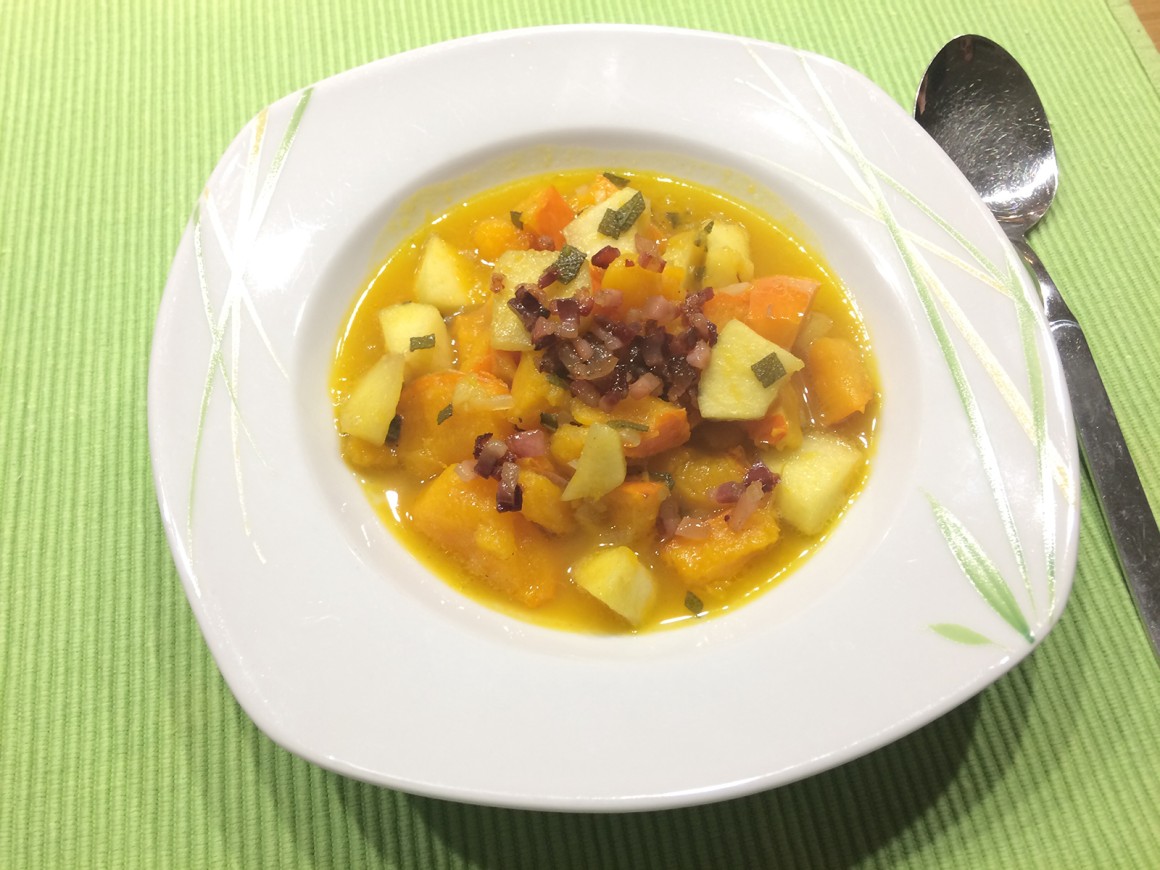 Kürbissuppe mit Apfel