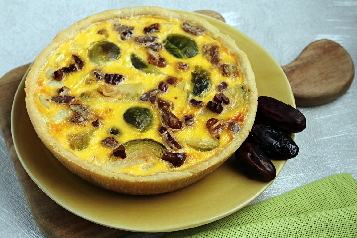 Rosenkohl-Quiche mit Datteln und Walnüssen - Rezept