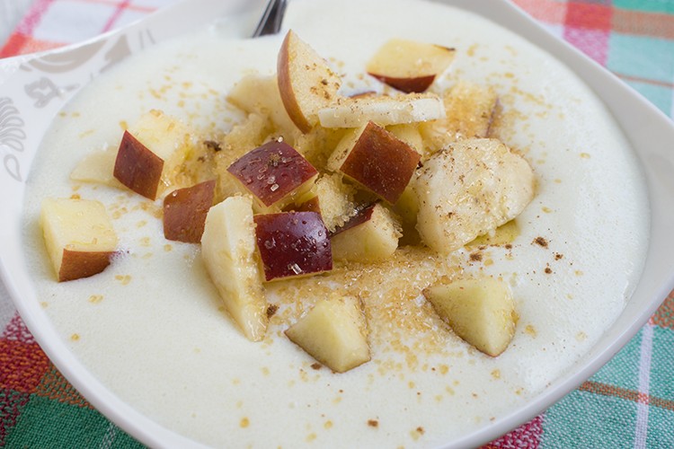 Veganer Obst-Vanille-Grießbrei