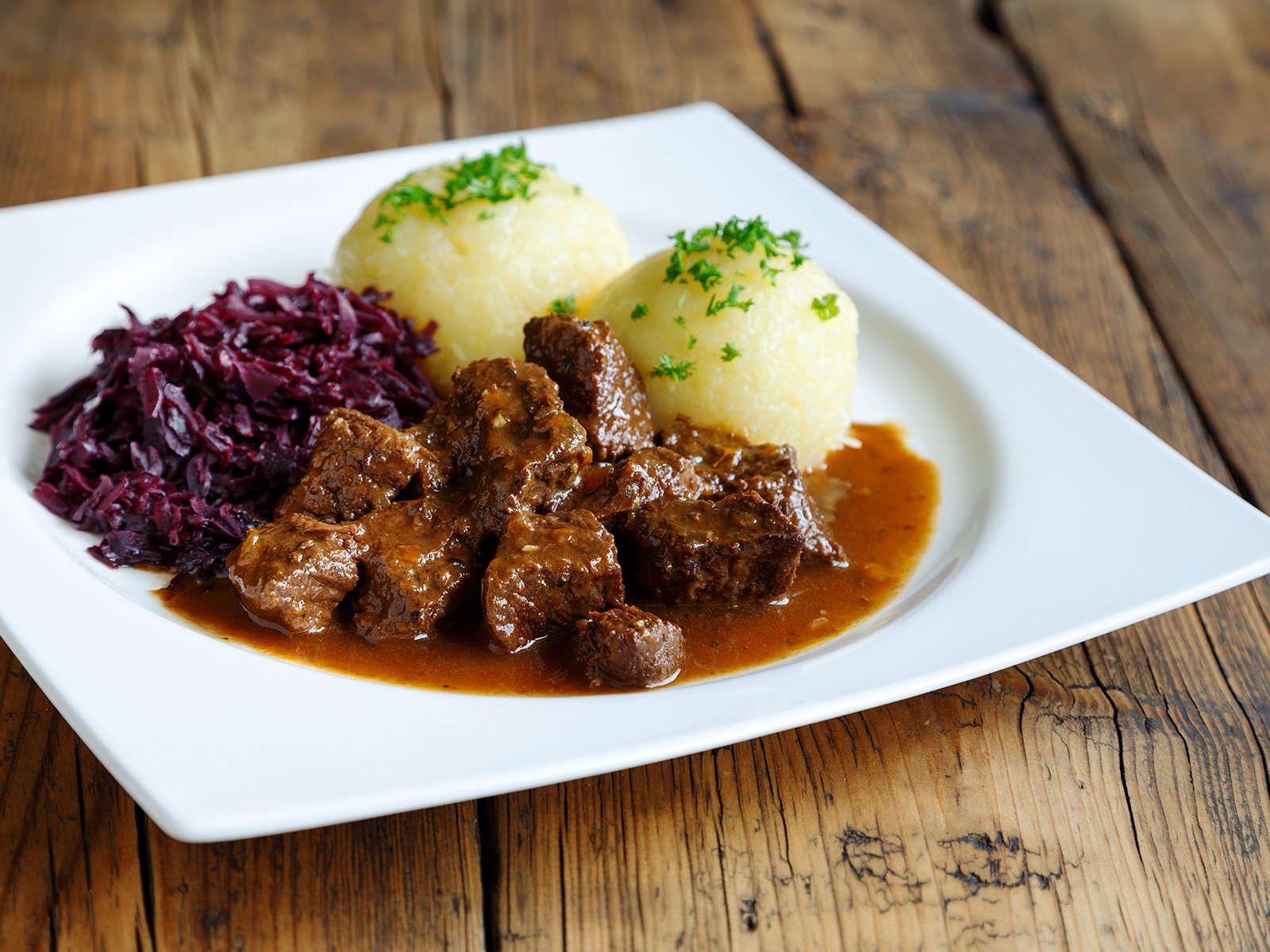 Gulasch vom Damhirsch - Rezept