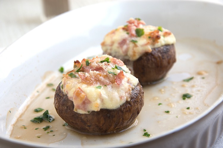 Champignons mit Schinkenfüllung