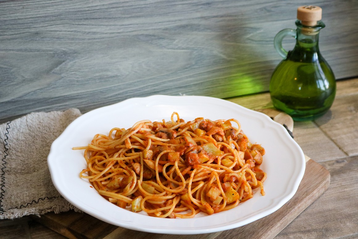 Nudeln in veganer Gemüse-Sahne-Sauce