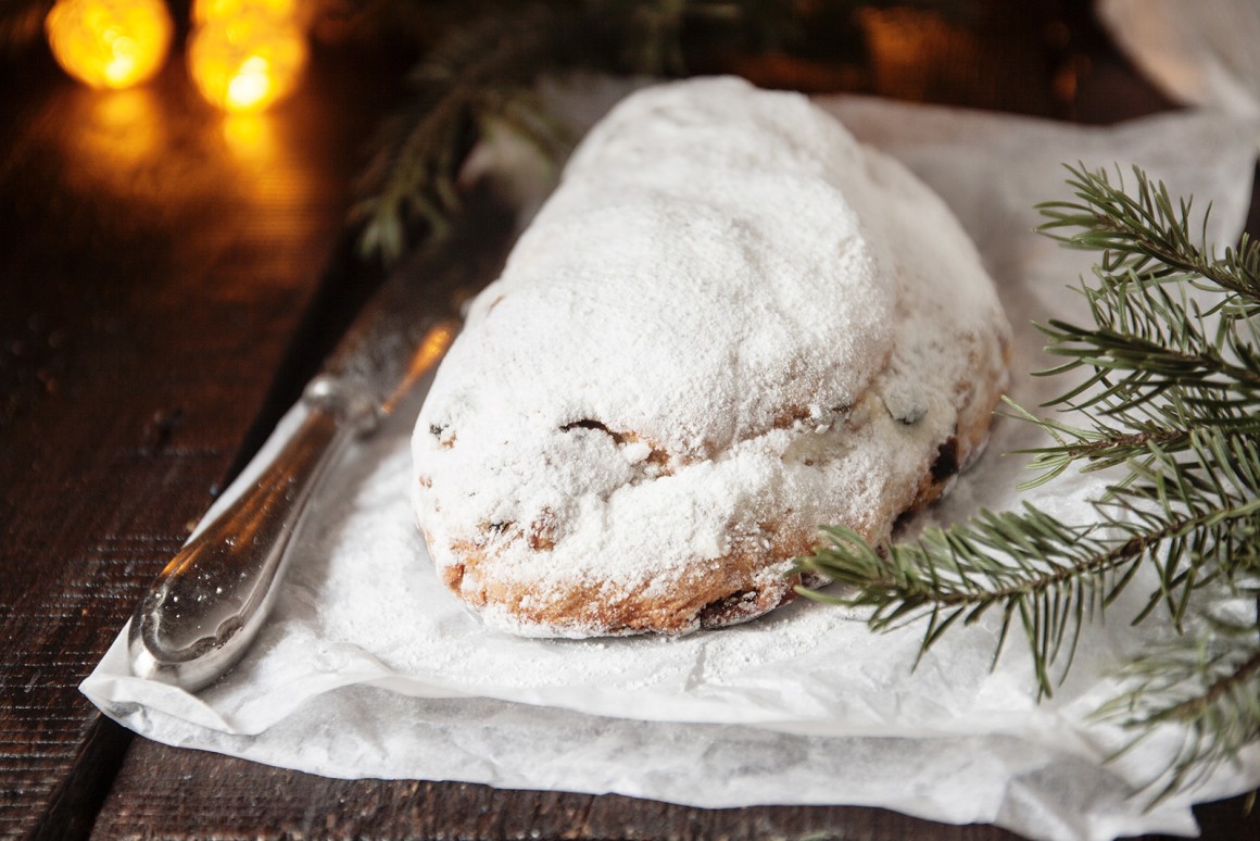 Weihnachtsstollen mit exotischen Früchten