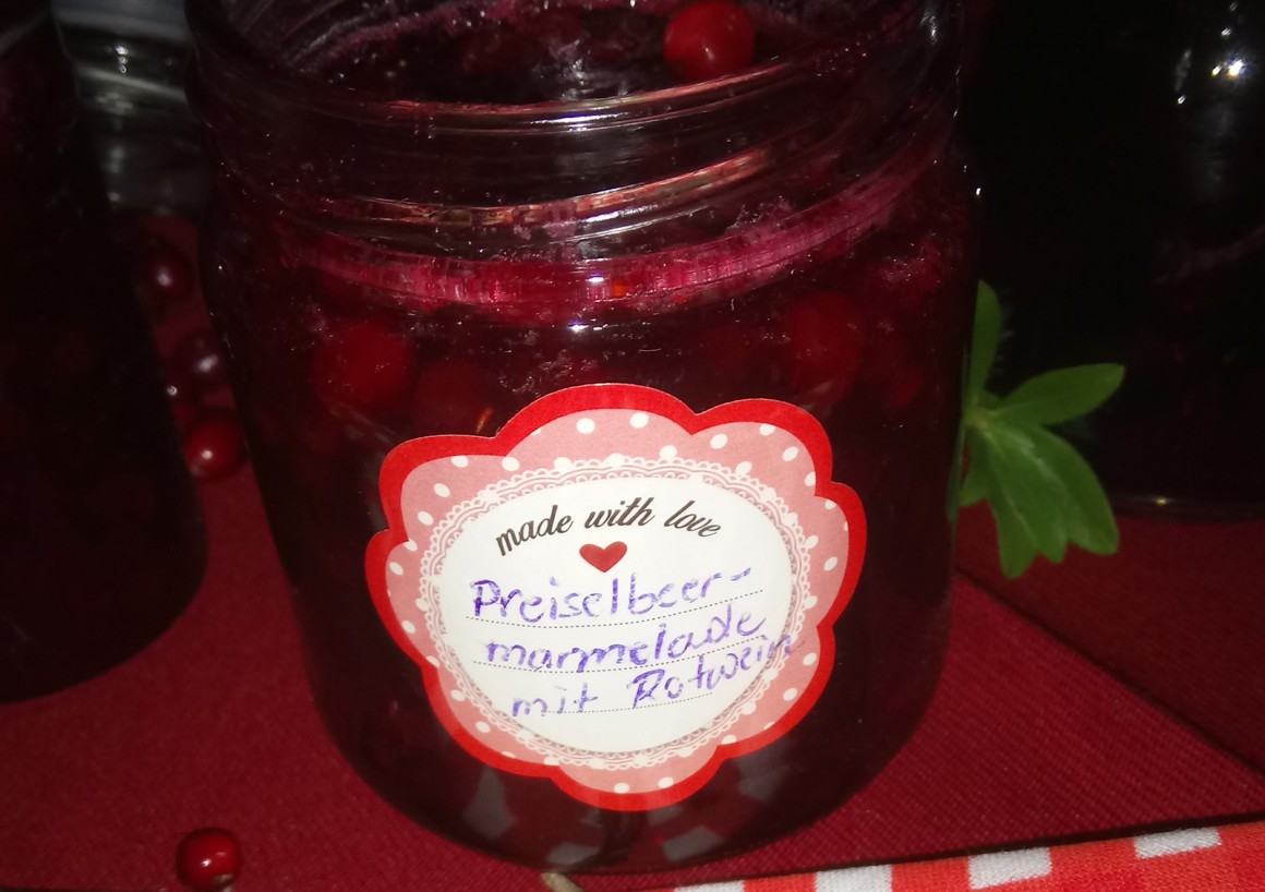 Preiselbeermarmelade mit Rotwein
