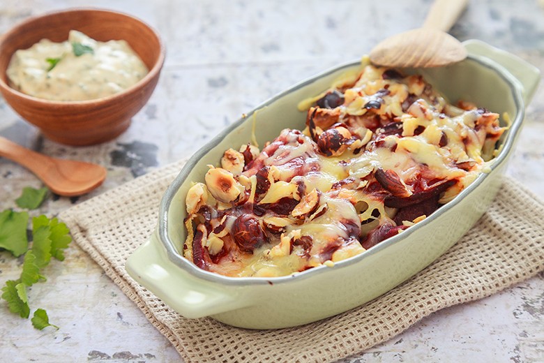 Gratin mit Fenchel, roter Beete und Haselnuss