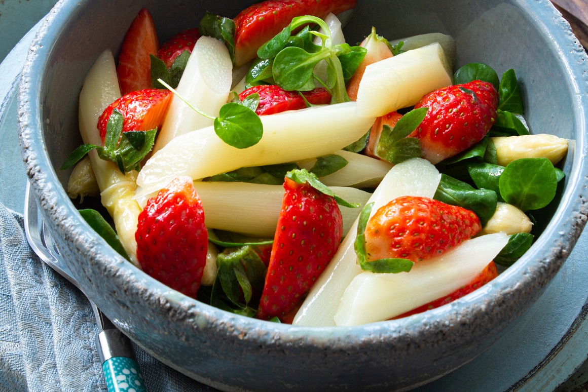 Spargelsalat mit Erdbeeren - Rezept