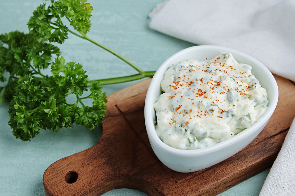 Joghurt-Dip mit körnigem Frischkäse - Rezept