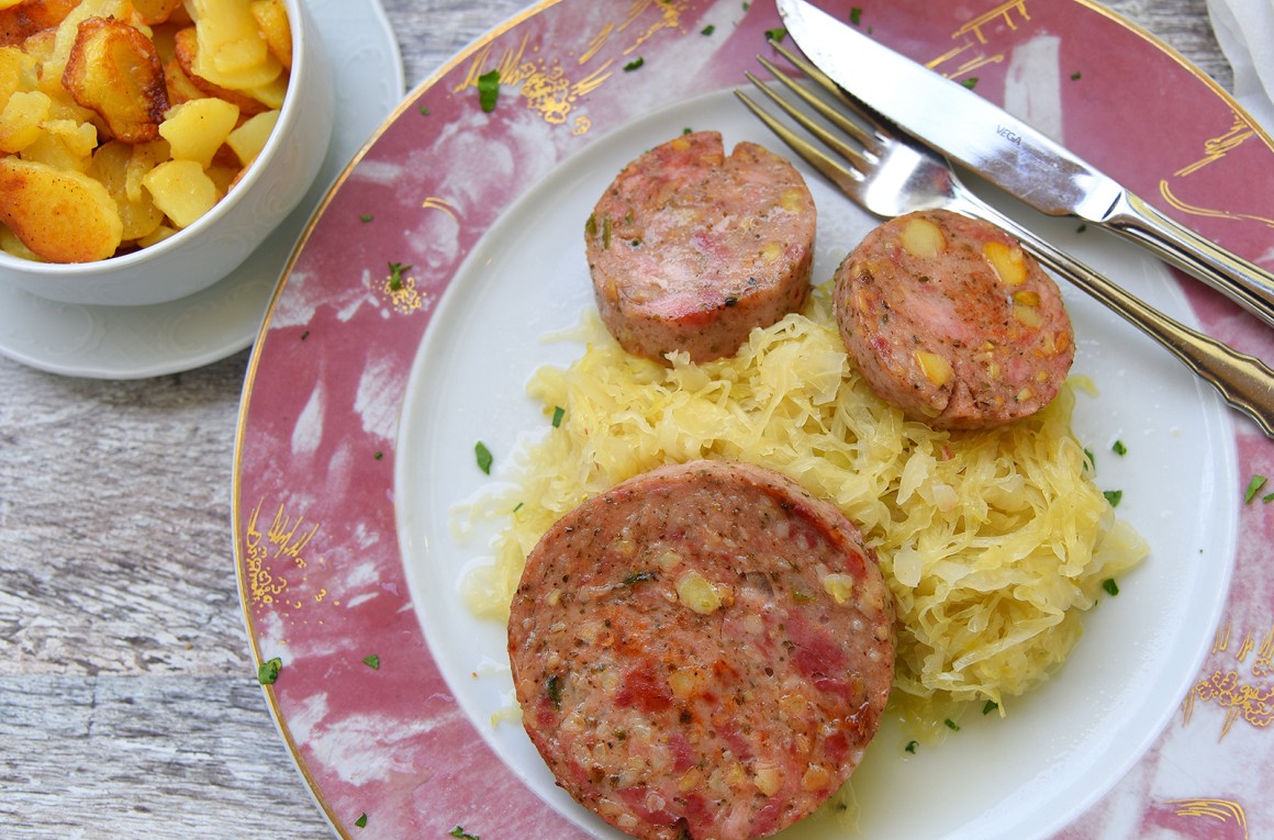 Pfälzer Saumagen auf Sauerkrautbett