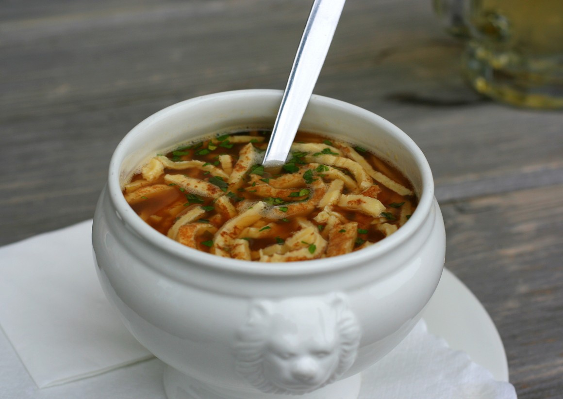 Schwäbische Flädlesuppe - Rezept