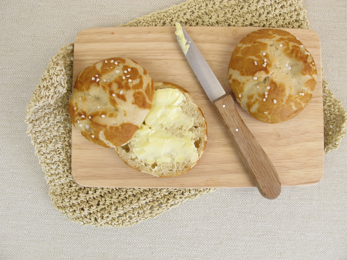 Vegane Laugenbrötchen