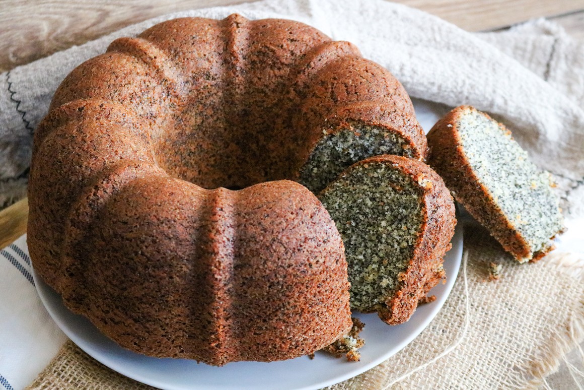 Mohngugelhupf mit Orangen