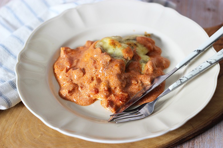 Mit Mozzarella gefüllte Putenbrust