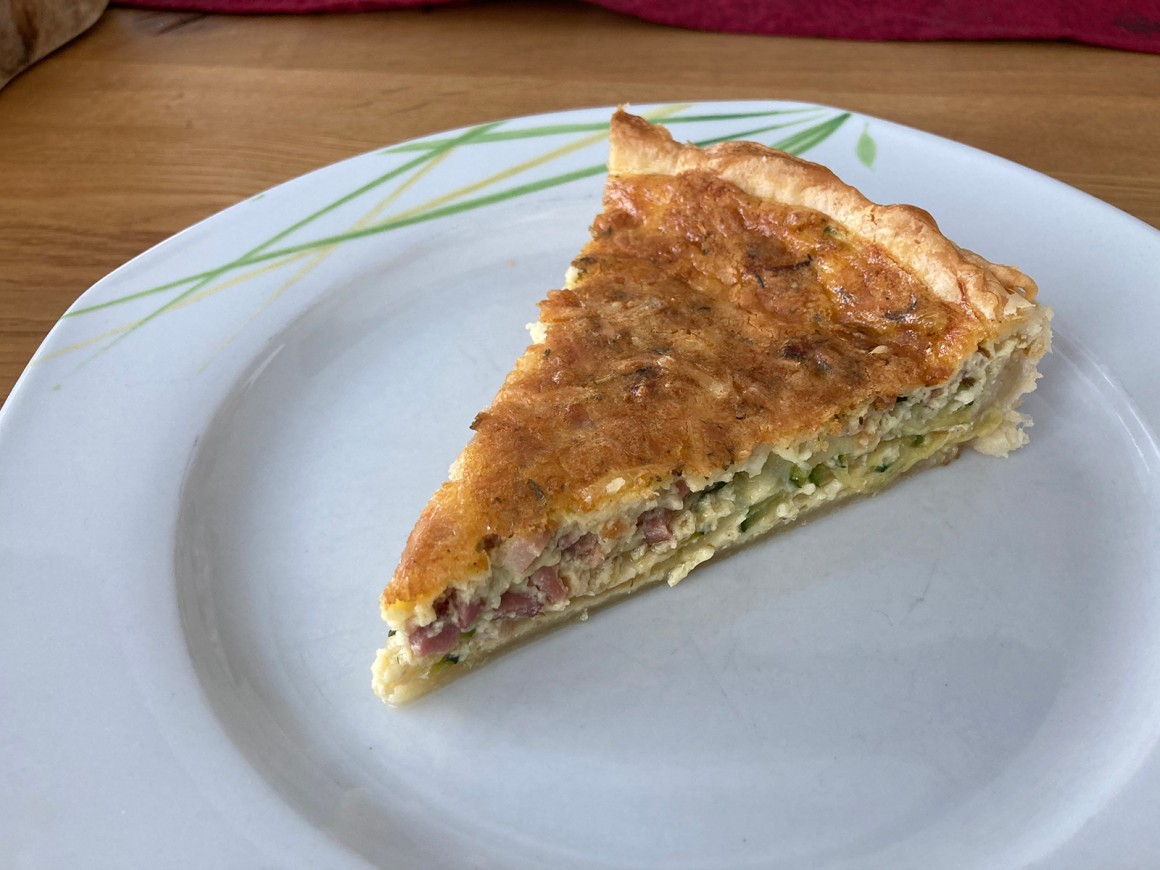 Zucchini Quiche mit Speck