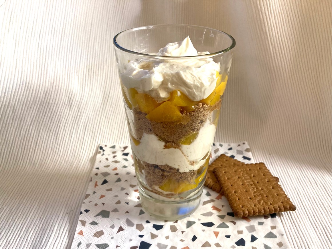 Quarkdessert mit Pfirsich