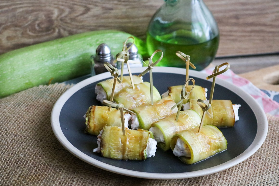 Zucchini-Lachsröllchen