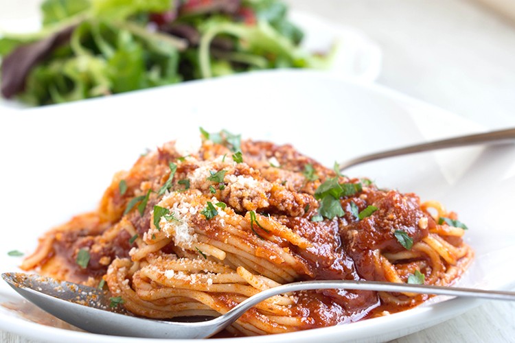 Spaghetti mit fruchtiger Tomatensauce