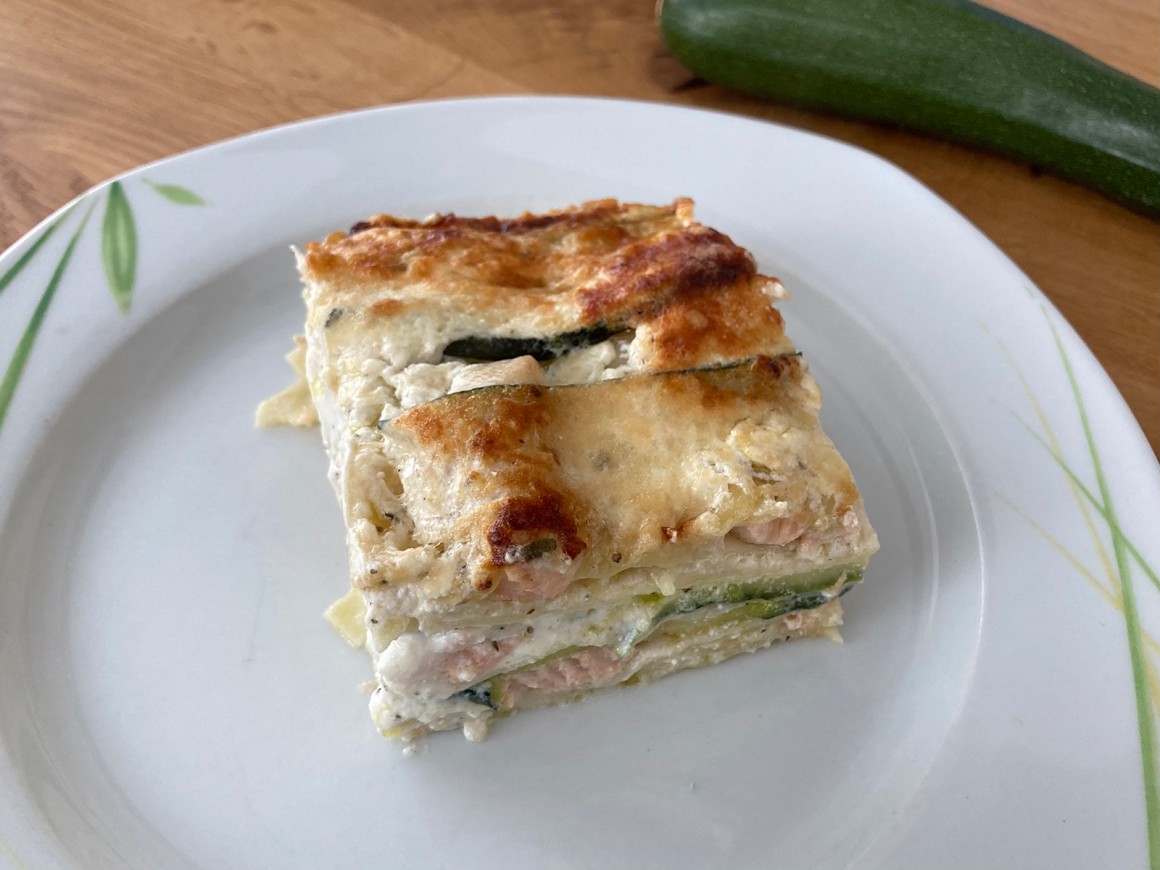 Zucchini-Lasagne mit Lachs