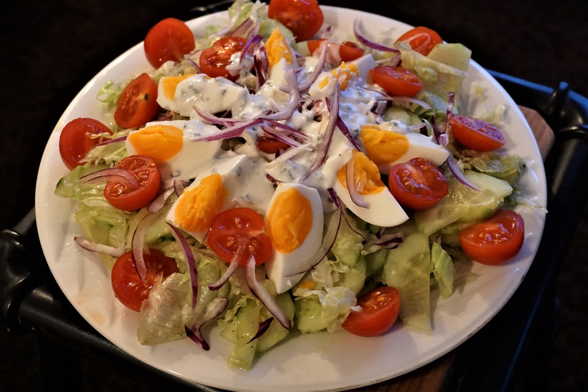 Chefsalat mit Joghurtdressing