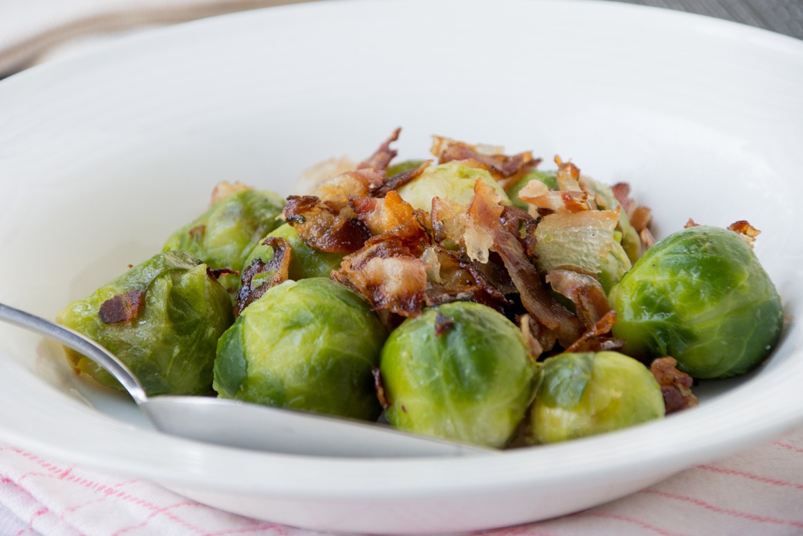 Kohlsprossen mit Speck und Zwiebel