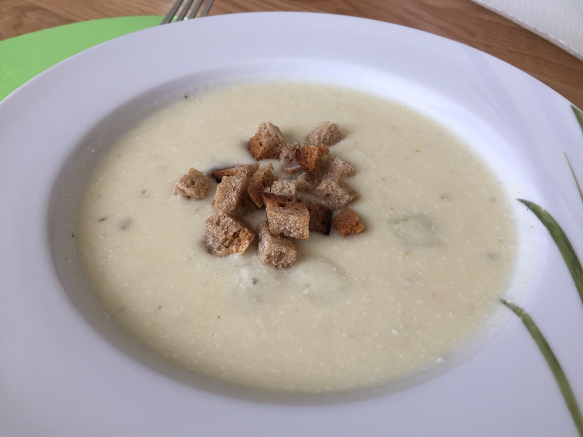 Weiße Spargelcremesuppe