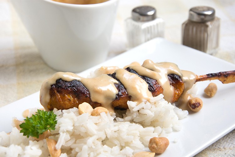 Hähnchen-Saté mit würziger Erdnuss-Soße